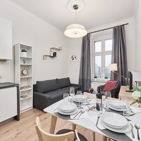 Center Railway Station Pilsudskiego By Renters Breslavia